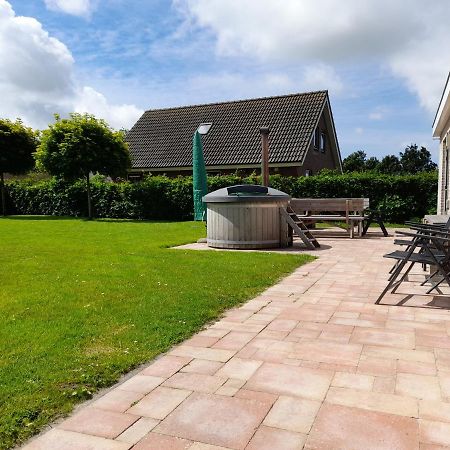 Wellnesshuis Met Hottub, Ligbad En Grote Tuin Villa Tzummarum Exteriör bild