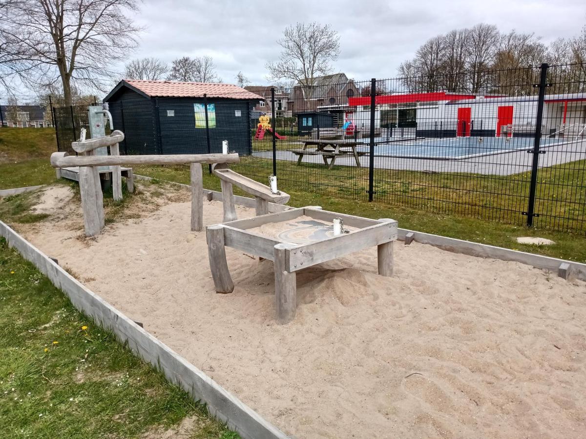 Wellnesshuis Met Hottub, Ligbad En Grote Tuin Villa Tzummarum Exteriör bild