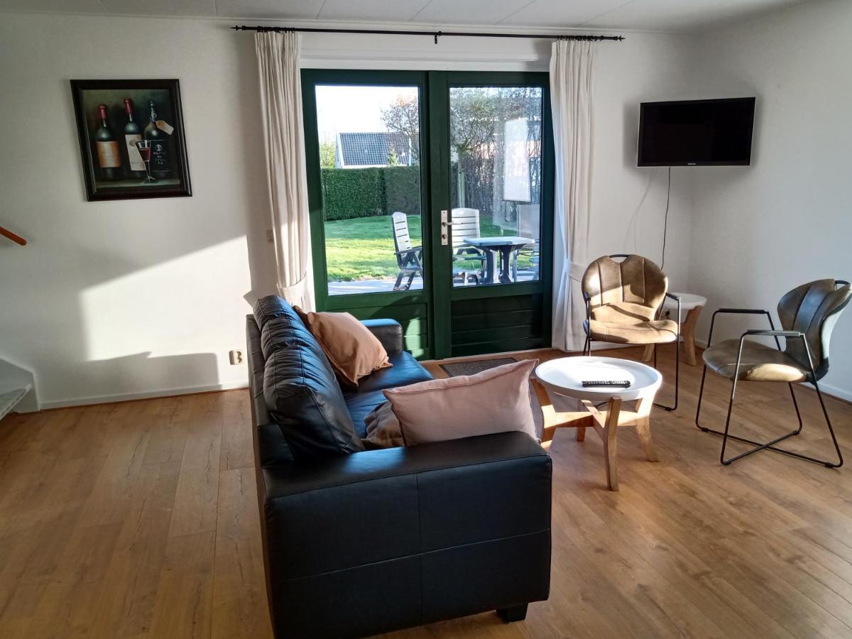 Wellnesshuis Met Hottub, Ligbad En Grote Tuin Villa Tzummarum Exteriör bild